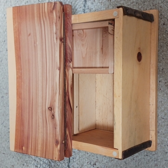 Vintage Handcrafted Small Jewelry Box/Chest - Picture 3 of 12